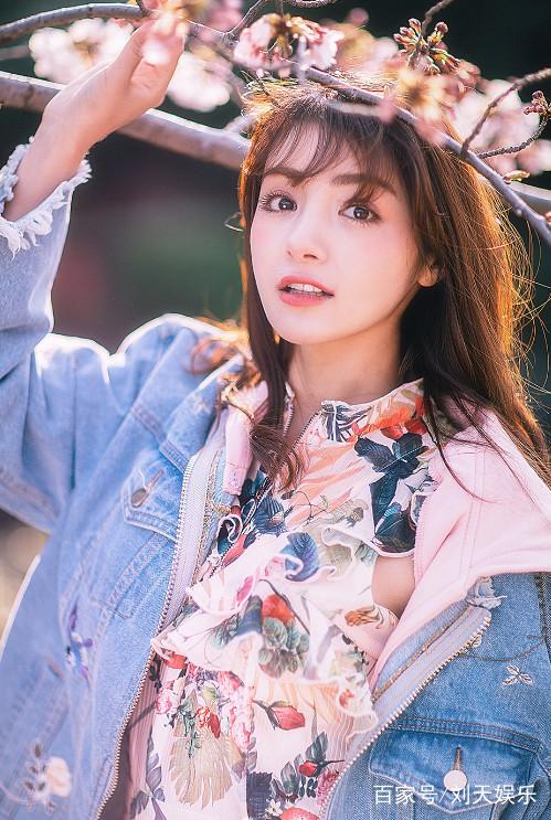 Ngắm 2 vũ nữ đẹp tuyệt trần, là tượng đài nhan sắc ở Tân Cương Ngắm 2 vũ nữ đẹp tuyệt trần, là tượng đài nhan sắc ở Tân Cương