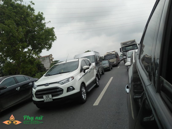 Nỗi ám ảnh kỳ nghỉ lễ 30/4 - 1/5: Đi du lịch từ lúc nửa đêm, tới biển chỉ thấy biển người