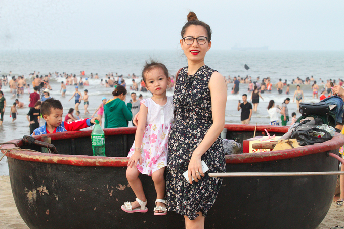 Biển Cửa Lò ken đặc người trong dịp nghỉ lễ