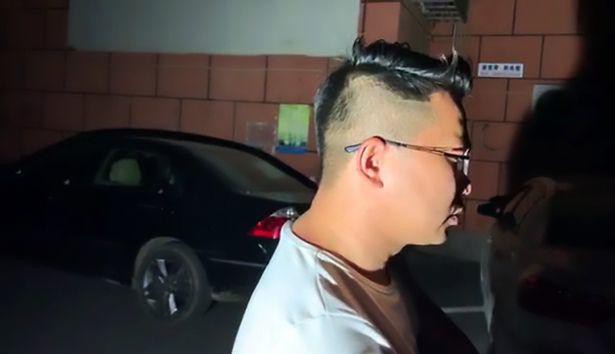 Bài học đắt giá cho các bậc phụ huynh: Đến trường đón con gái nhưng không thấy, vợ hốt hoảng gọi điện cho chồng thì phát hiện sự thật cay đắng