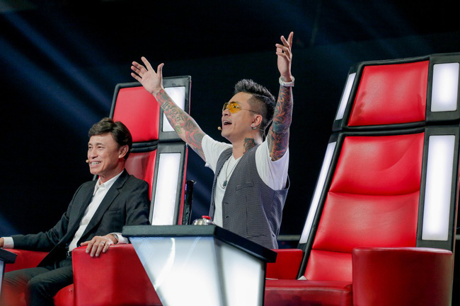 The Voice: Tuấn Hưng chơi chiêu với Thanh Hà nhưng lại muối mặt trên sân khấu vì cái kết không ai dám tin