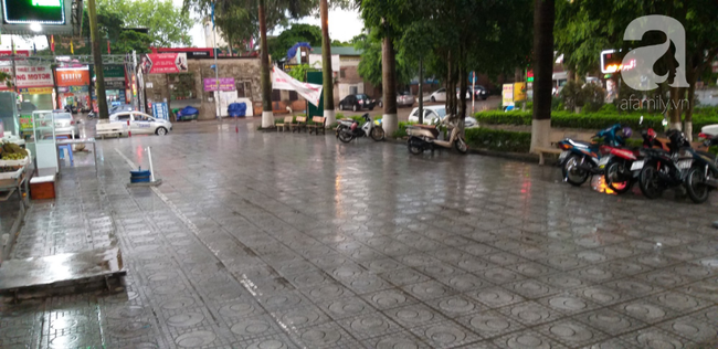 Hà Nội: Chơi dưới sân chung cư, hai bà cháu bị thanh sắt rơi trúng đầu chảy rất nhiều máu