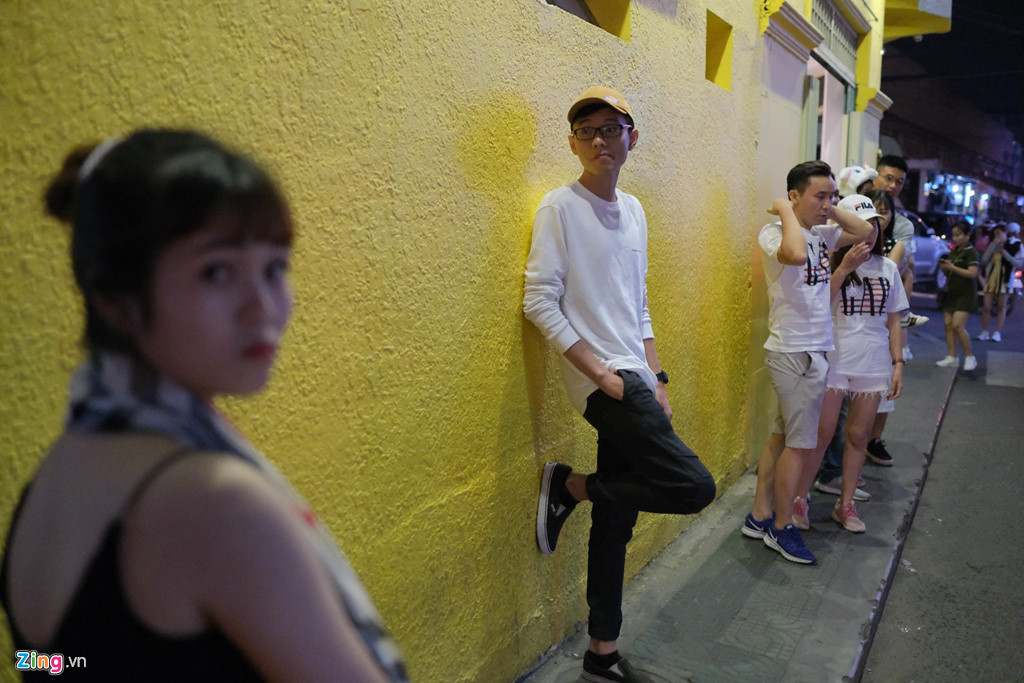 Cảnh người ngắm người ở các điểm đến nổi tiếng của Đà Lạt