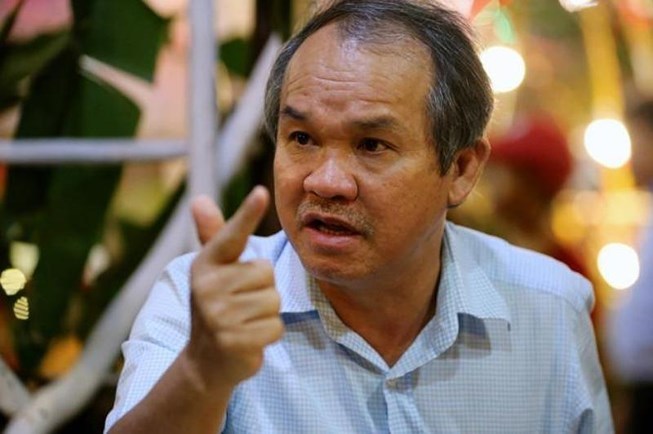 Đại gia điếu cày Lê Thanh Thản nhận bằng cử nhân Viện Đại học Kỷ lục Thế giới Đại gia điếu cày Lê Thanh Thản nhận bằng cử nhân Viện Đại học Kỷ lục Thế giới