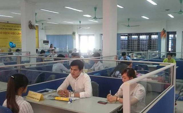 Đề xuất hai phương án quy định giờ làm việc của công chức, viên chức