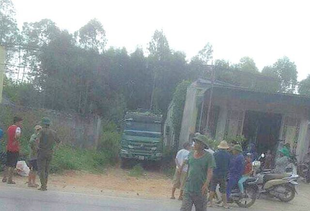 Nghệ An: Phát hiện người đàn ông tử vong dưới gầm xe