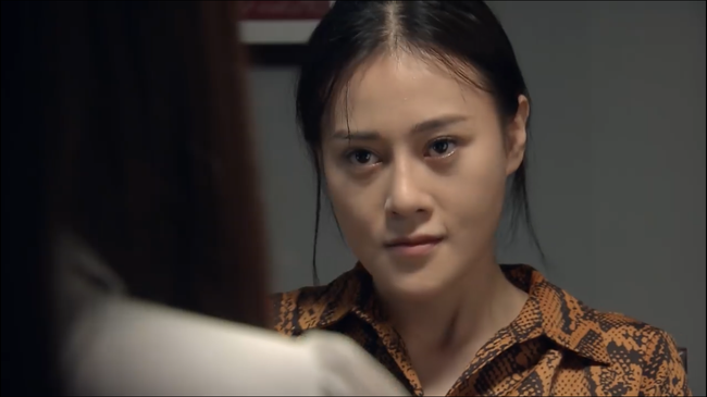 Nàng dâu order: Hồ ly Phương Oanh bị bắt vẫn không tỉnh ngộ, xông vào đánh Lan Phương giữa đồn công an