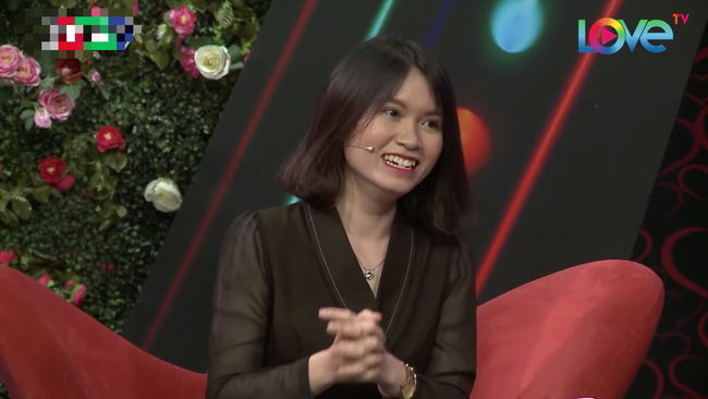 Bạn muốn hẹn hò: Cô giáo dạy Sinh gây choáng khi khoe có khả năng nhìn để kiểm tra sinh lý bạn trai