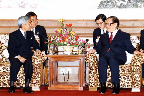 Cuộc đời Nhật hoàng Akihito qua ảnh: Bộ mặt nước Nhật suốt 3 thập kỷ