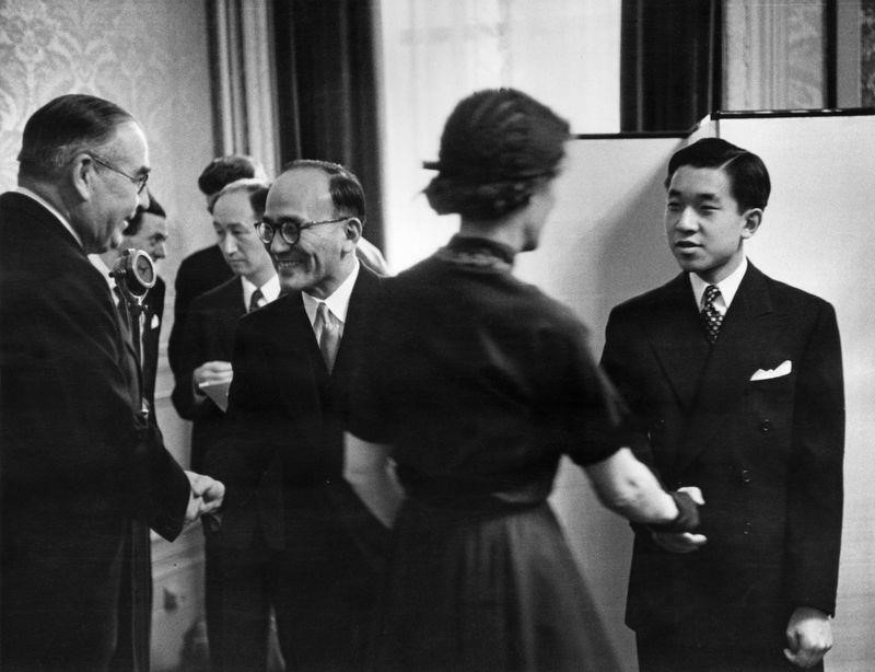 Cuộc đời Nhật hoàng Akihito qua ảnh: Bộ mặt nước Nhật suốt 3 thập kỷ