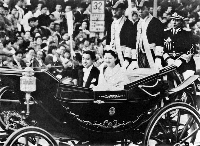 Cuộc đời Nhật hoàng Akihito qua ảnh: Bộ mặt nước Nhật suốt 3 thập kỷ