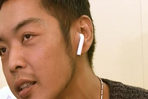Nuốt nhầm tai nghe AirPods