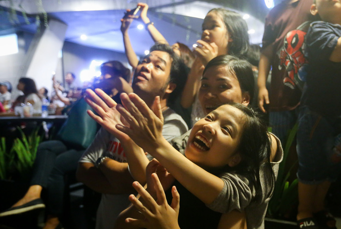 Pháo hoa sáng rực trời Sài Gòn