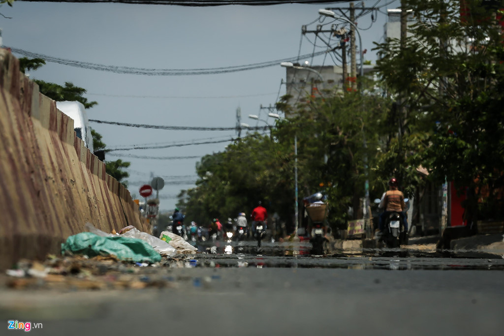 Đường qua Cần Giờ kẹt cứng, người Sài Gòn chờ hơn 4 giờ để lên phà