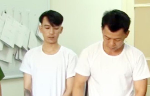 Phát hiện 1 tấn bằng giả, 1.200 con dấu trường học được 2 anh em tiêu thụ khắp cả nước