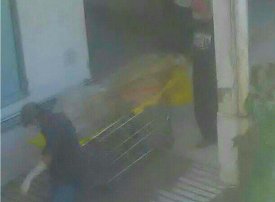 Phát hiện thi thể bốc mùi dưới hầm thang máy bệnh viện