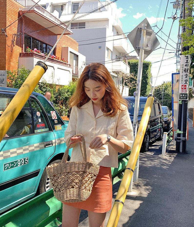 Bạn sẽ đi qua mùa nóng nhẹ tựa lông hồng nếu diện trang phục mang 3 loại vải mát lịm này Bạn sẽ đi qua mùa nóng nhẹ tựa lông hồng nếu diện trang phục mang 3 loại vải mát lịm này