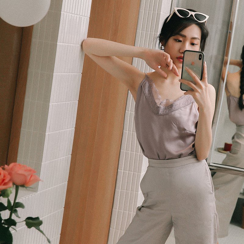 Bạn sẽ đi qua mùa nóng nhẹ tựa lông hồng nếu diện trang phục mang 3 loại vải mát lịm này Bạn sẽ đi qua mùa nóng nhẹ tựa lông hồng nếu diện trang phục mang 3 loại vải mát lịm này