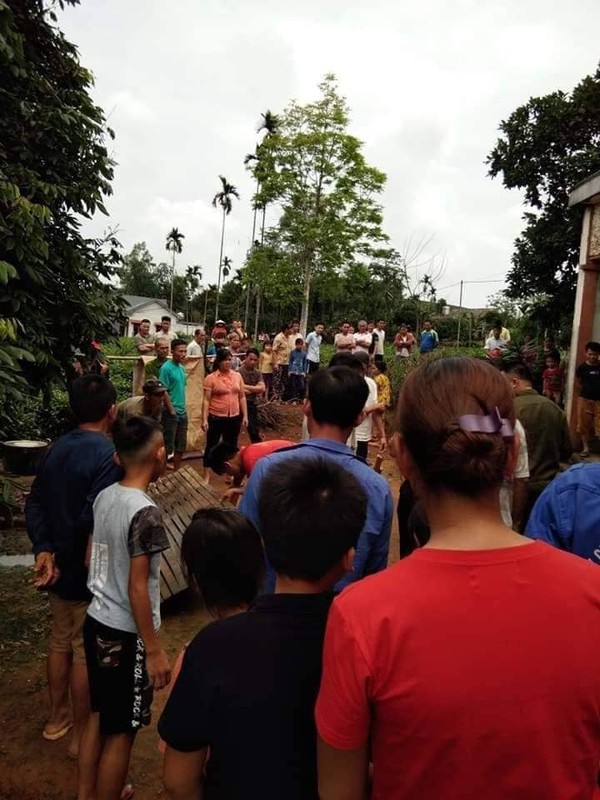 Mâu thuẫn gia đình, bố cầm búa đập vỡ đầu con trai