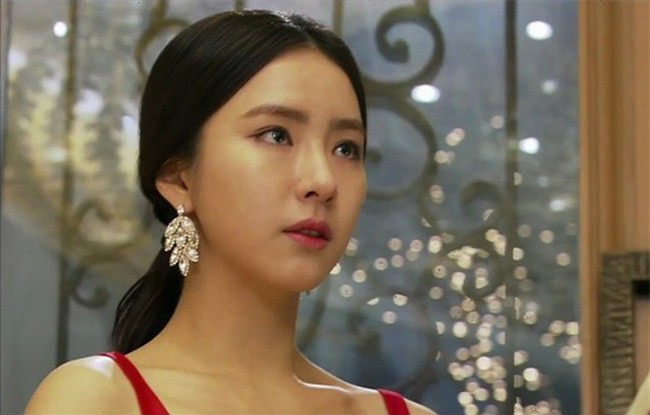 Chạy chữa mãi mới được mụn con, mẹ chồng cương quyết ném 100 triệu vào mặt bắt tôi phá để rồi 3 năm sau quả báo giáng xuống nhanh không ngờ