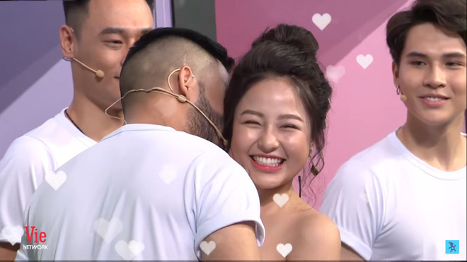 Vừa xuất hiện trở lại, hot girl Trâm Anh bị cắt hoàn toàn hình ảnh ở VTV3