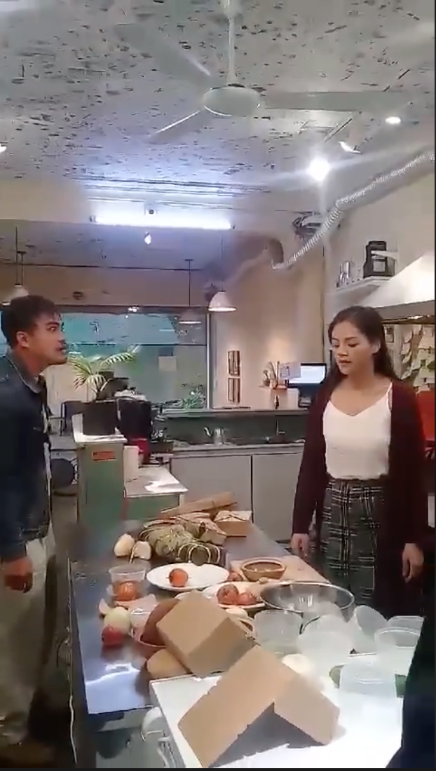 Về nhà đi con: Lộ clip Thu Quỳnh bị chồng ghen tuông, cưỡng hôn thô bạo Về nhà đi con: Lộ clip Thu Quỳnh bị chồng ghen tuông, cưỡng hôn thô bạo