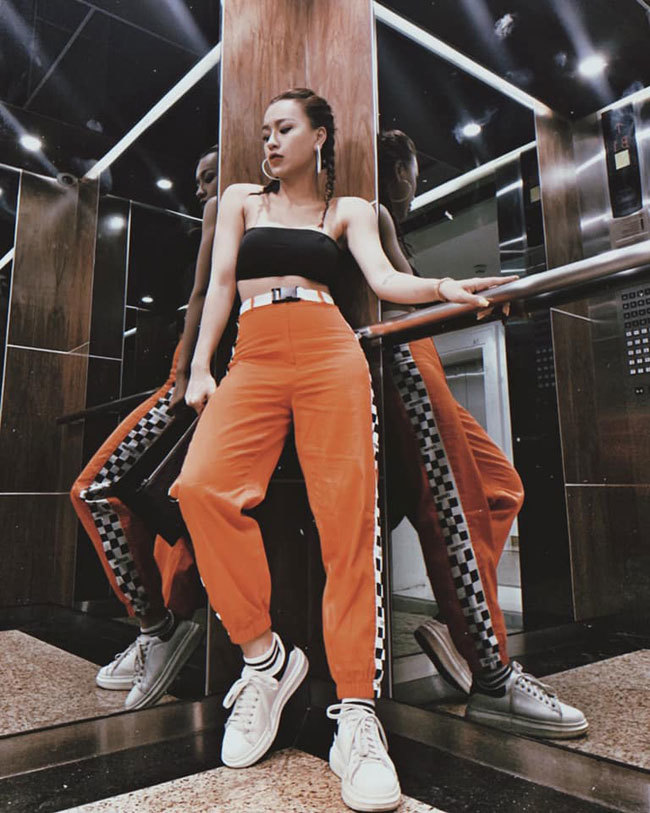 Vẻ nóng bỏng của mỹ nhân được gọi là phù thuỷ của làng DJ