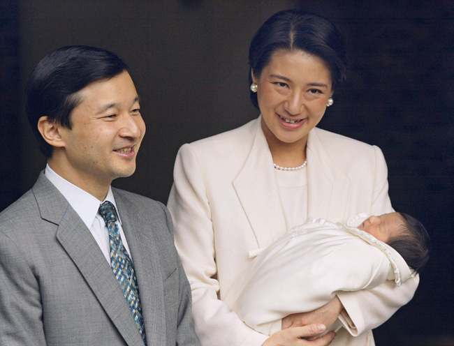 Chân dung Tân Nhật hoàng Naruhito - vị vua sẽ gắn bó với người dân Nhật Bản trong thời kỳ Reiwa đầy hứa hẹn