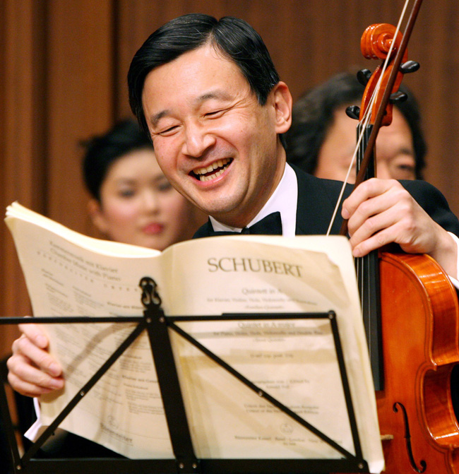 Chân dung Tân Nhật hoàng Naruhito - vị vua sẽ gắn bó với người dân Nhật Bản trong thời kỳ Reiwa đầy hứa hẹn