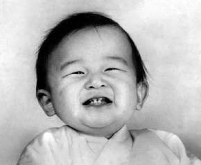 Chân dung Tân Nhật hoàng Naruhito - vị vua sẽ gắn bó với người dân Nhật Bản trong thời kỳ Reiwa đầy hứa hẹn