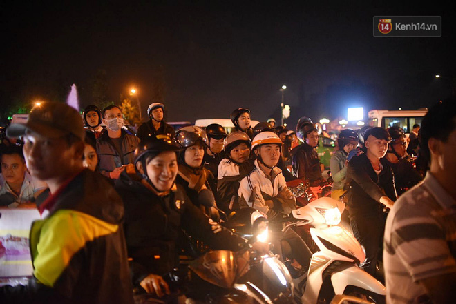 Hàng loạt điểm du lịch thất thủ dịp nghỉ lễ: Xem ảnh xong nhiều người thở phào vì đã ở nhà!