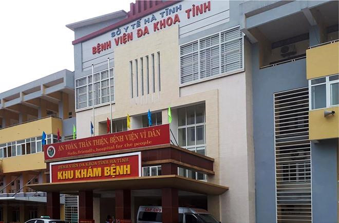 Sản phụ 36 tuổi tử vong bất thường sau ca mổ, người nhà vây bệnh viện