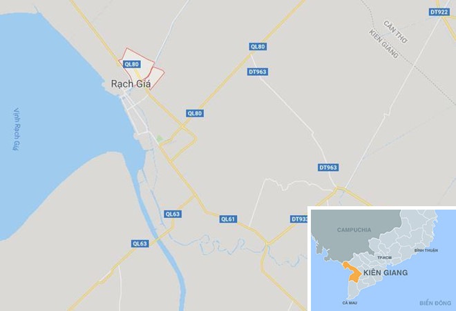 Hơn 100 thanh niên đua xe trên đường Xuyên Á