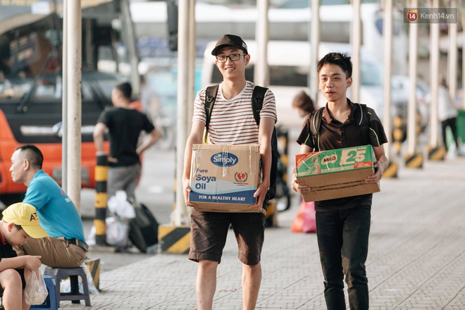 Hết 5 ngày nghỉ lễ, người dân cả nước tấp nập trở lại thành phố chuẩn bị cho những ngày làm việc tiếp theo