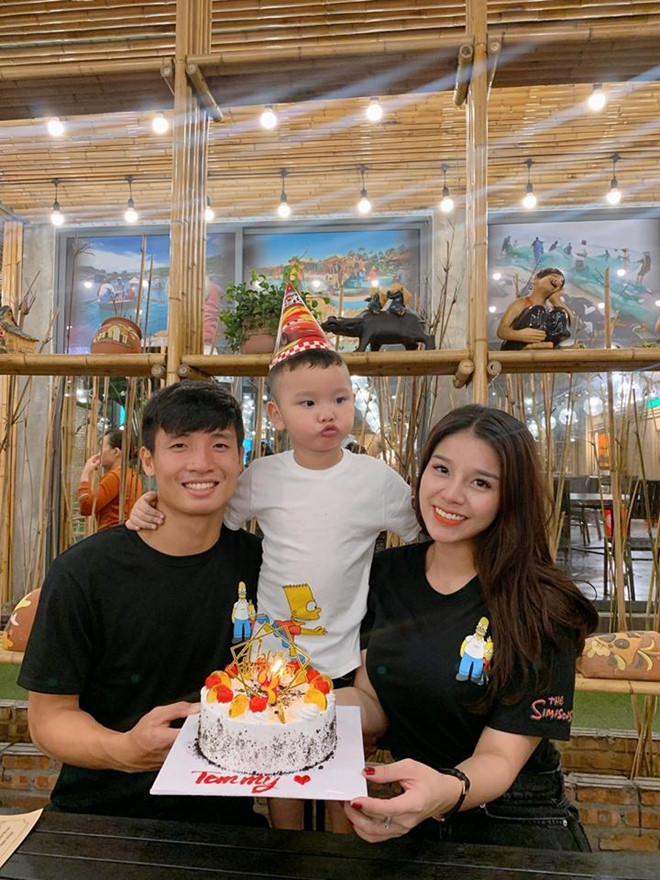 Tư Dũng dành cả kỳ nghỉ lễ đi du lịch, tình tứ bên người yêu