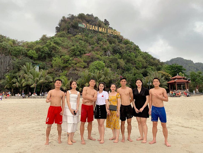 Tư Dũng dành cả kỳ nghỉ lễ đi du lịch, tình tứ bên người yêu