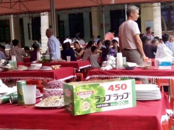 Nghỉ hưu đoàn tụ, hạt phó Kiểm lâm ở Thanh Hóa mở tiệc linh đình