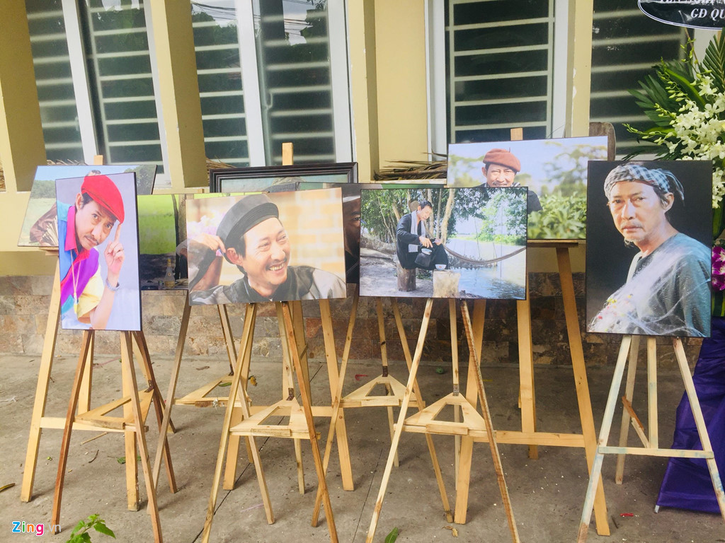 Mỹ Uyên, Ốc Thanh Vân và nhiều nghệ sĩ đau buồn khi tới viếng Lê Bình