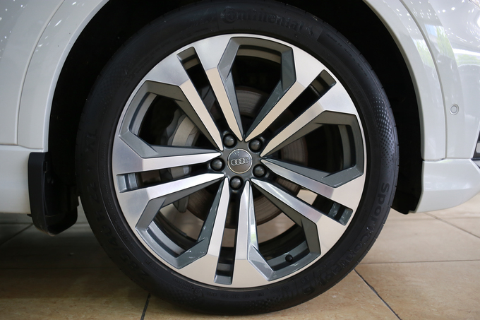 Audi Q8 - SUV phong cách coupe về Việt Nam