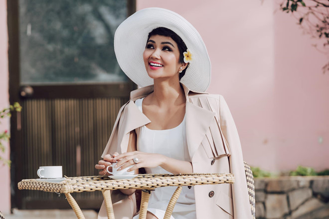 HHen Niê, Phạm Hương và loạt mỹ nhân đáp trả anti-fan khi bị ném đá