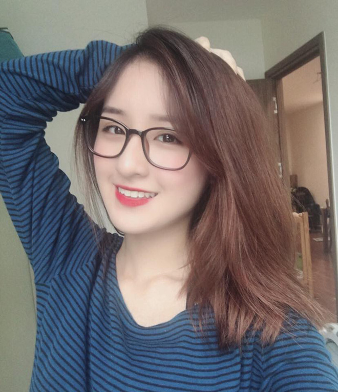 Xuất hiện vài giây trên bản tin truyền hình, cô gái Hà Nội bỗng được dân mạng truy lùng