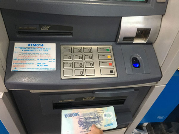 Ngân hàng kích hoạt cuộc chiến giảm phí dịch vụ về... 0 đồng