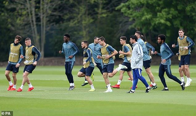 Người giàu nhất nước Anh bóng gió việc mua lại Chelsea