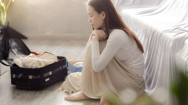 Vợ được bố mẹ cho mảnh đất 2 tỷ, đang định khoe với chồng thì lập tức đổi ý sau khi nghe lỏm được cuộc trò chuyện