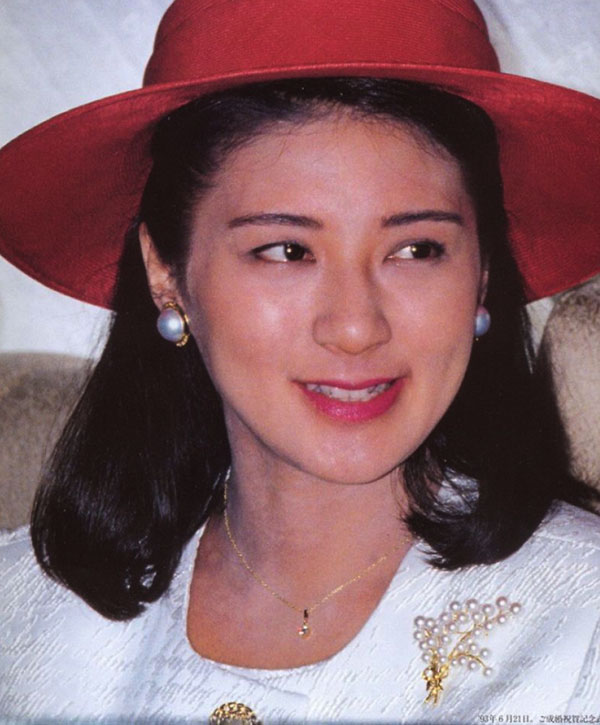 Từ nhan sắc cho đến phong cách thời trang, Hoàng Hậu Masako Owada đều toát lên khí chất củamẫu nghi thiên hạ Từ nhan sắc cho đến phong cách thời trang, Hoàng Hậu Masako Owada đều toát lên khí chất củamẫu nghi thiên hạ