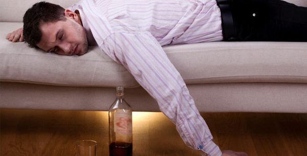 Người đàn ông tử vong sau uống rượu, bác sĩ chỉ điểm 4 điều cấm kỵ