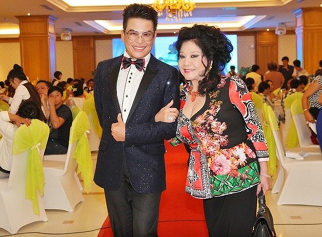 Cuộc sống hạnh phúc MC Thanh Bạch và bà trùm Thuý Nga sau 9 lần đám cưới Cuộc sống hạnh phúc MC Thanh Bạch và bà trùm Thuý Nga sau 9 lần đám cưới