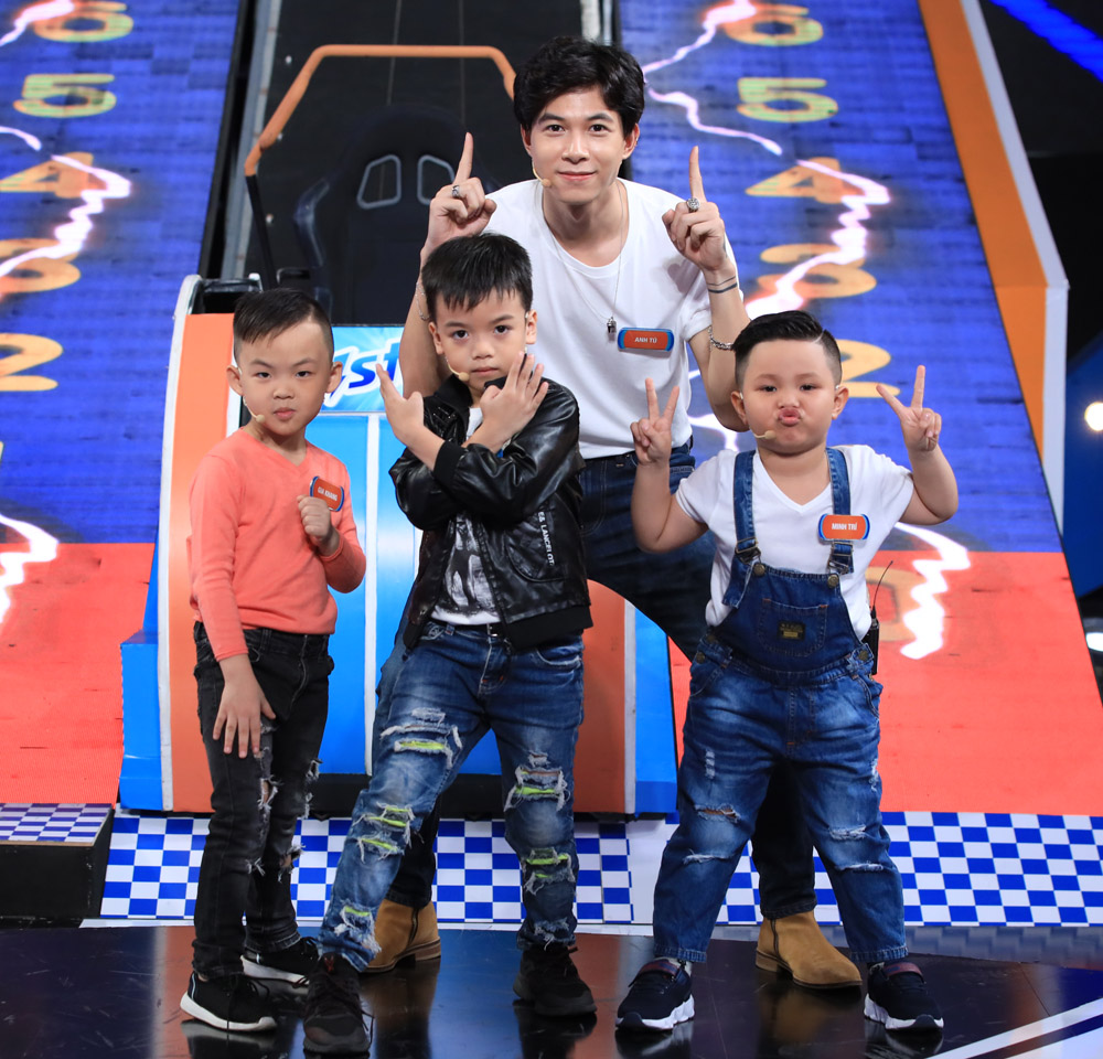 Hoạt ngôn như Trấn Thành cũng phải cứng họng khi chạm mặt cùng lúc 2 tình địch trên sóng truyền hình Hoạt ngôn như Trấn Thành cũng phải cứng họng khi chạm mặt cùng lúc 2 tình địch trên sóng truyền hình