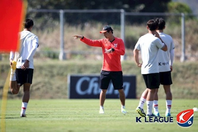 Trợ lý Kim Han-yoon, người thay thế HLV Park Hang-seo dẫn dắt U22 Việt Nam có lý lịch khủng cỡ nào?