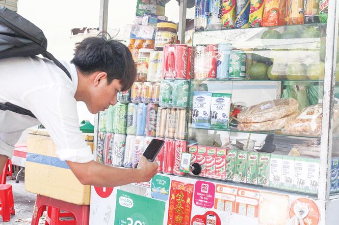 Sài Gòn ăn rong cũng quẹt thẻ